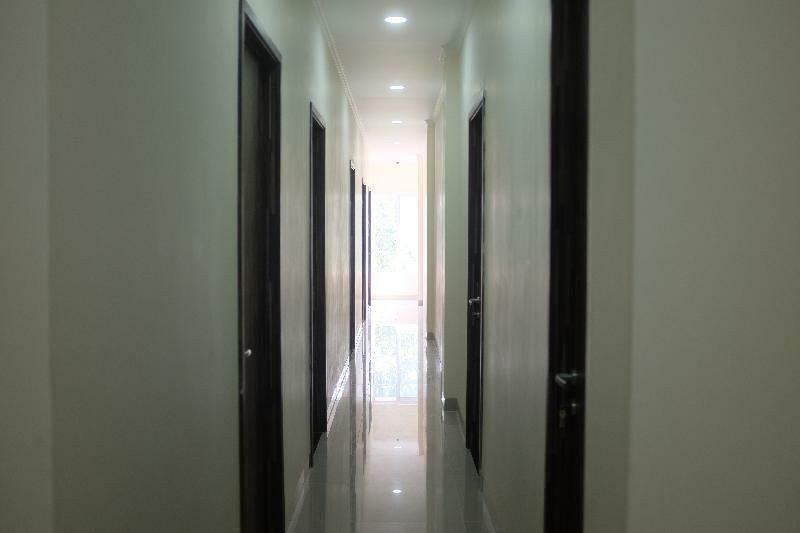 Reddoorz Plus Near Mall Ciputra Jakarta Hotel Exterior foto